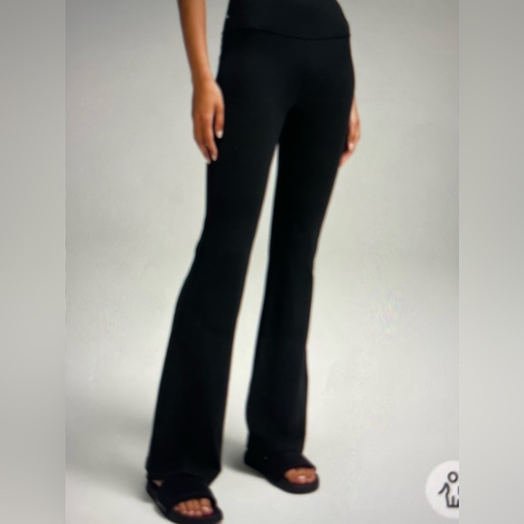 Lululemon Groove Super-High-Rise Flared Pant *Nulu size 8 Black - Picture 3 of 3